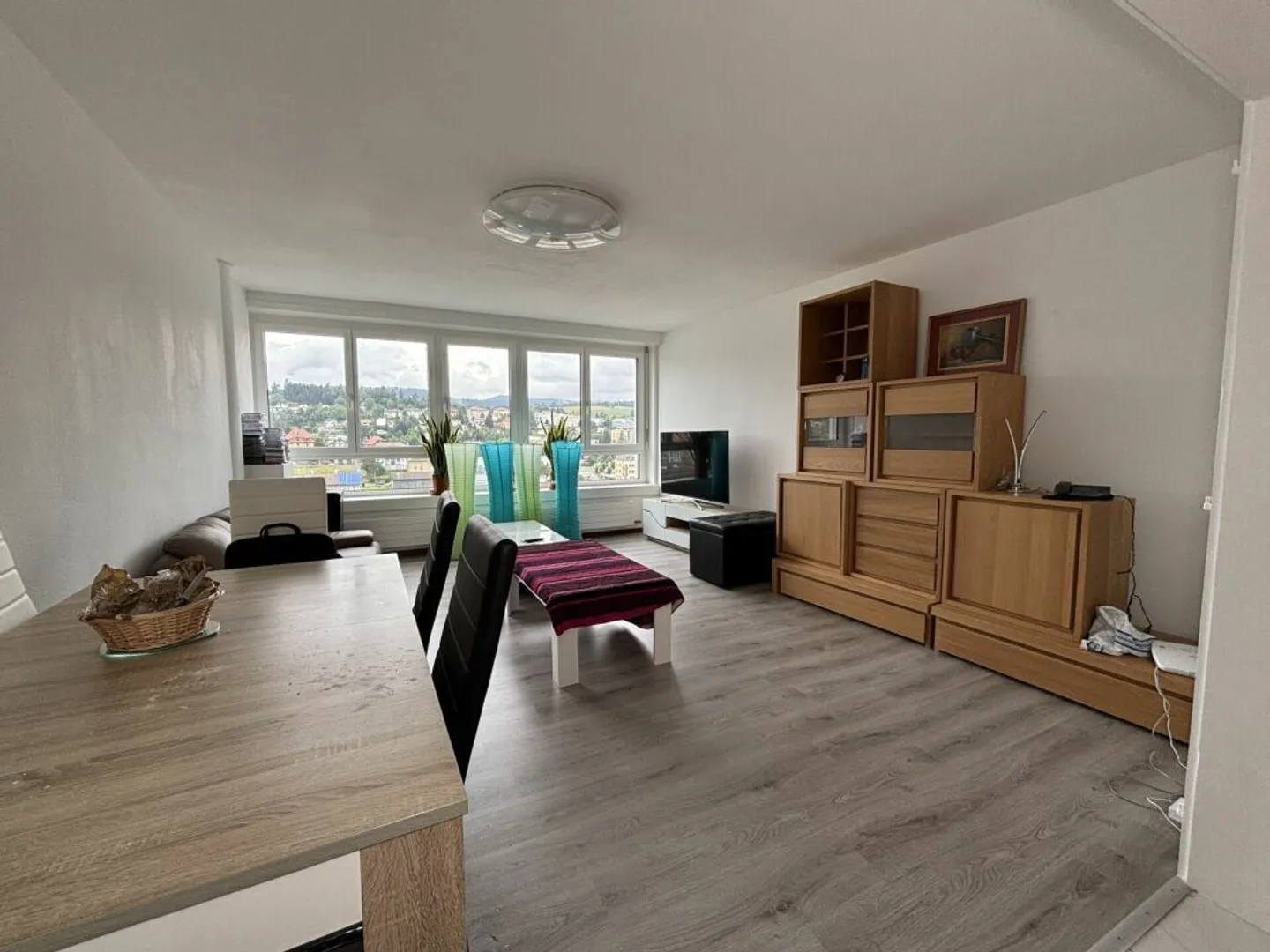 Appartement spacieux de 5 pièces - Photo 3 sur 10