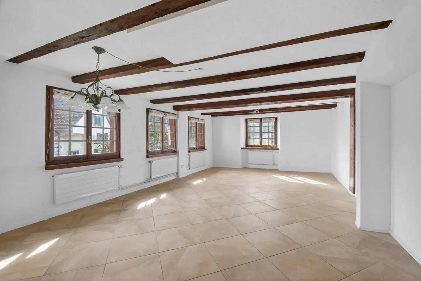 Insieme con casa a graticcio storica - Foto 6 di 8