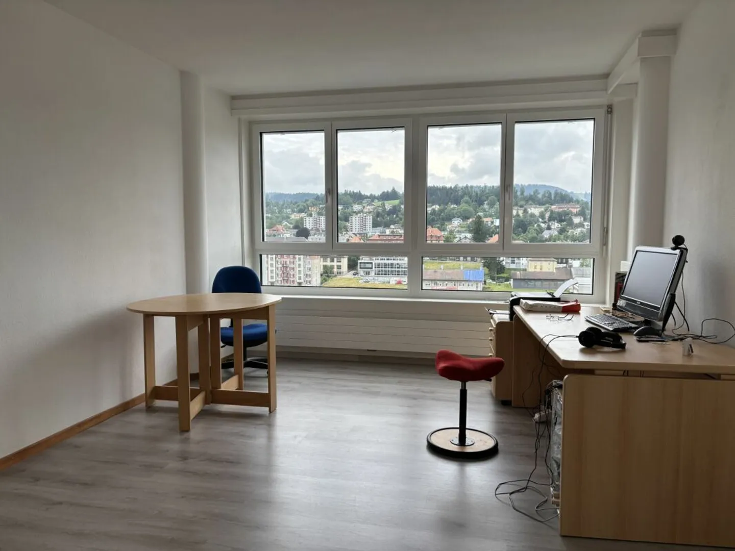 Appartement spacieux de 5 pièces - Photo 4 sur 10