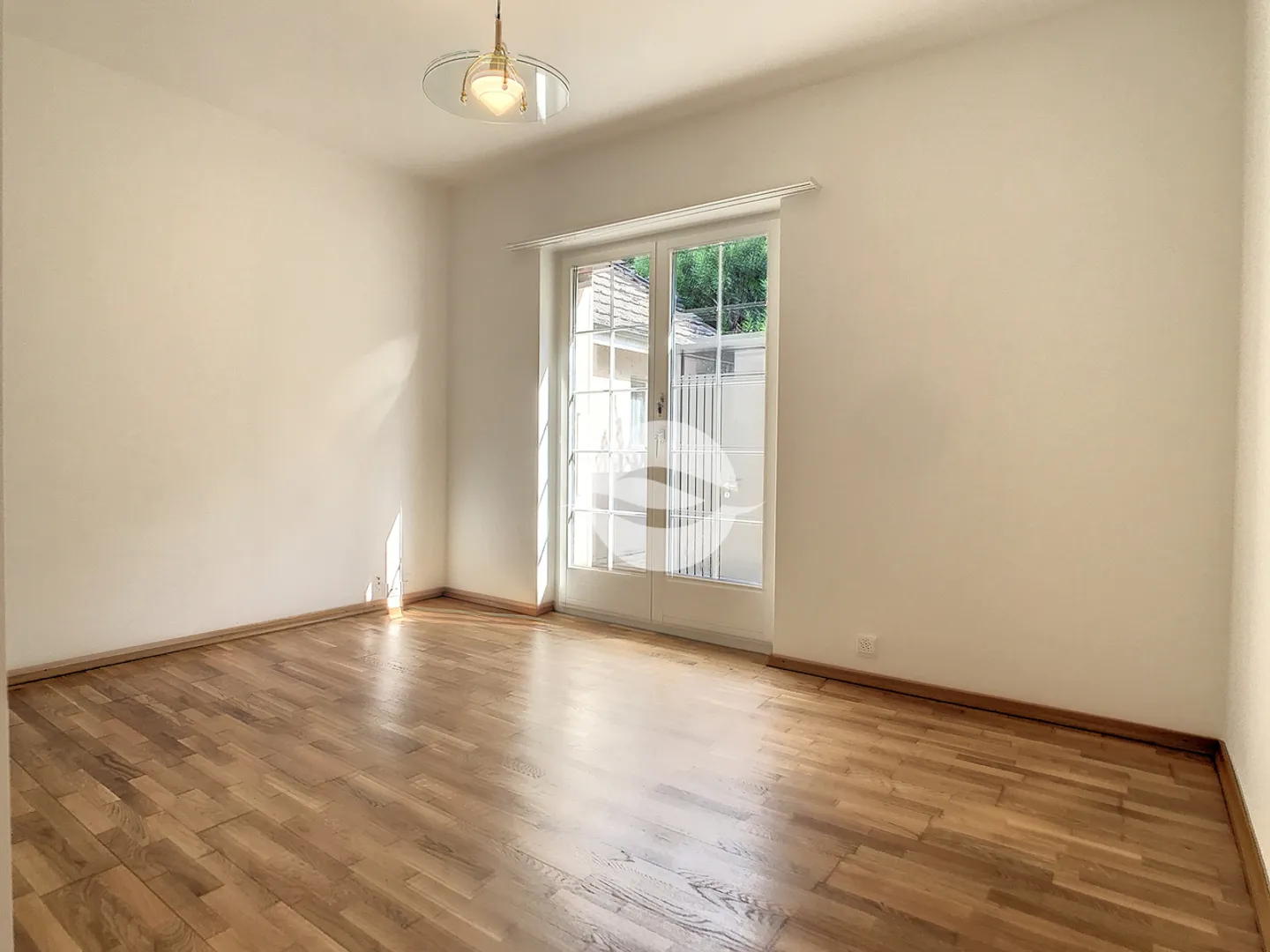 Stupenda villa ristrutturata con piscina e giardino - Foto 5 di 14