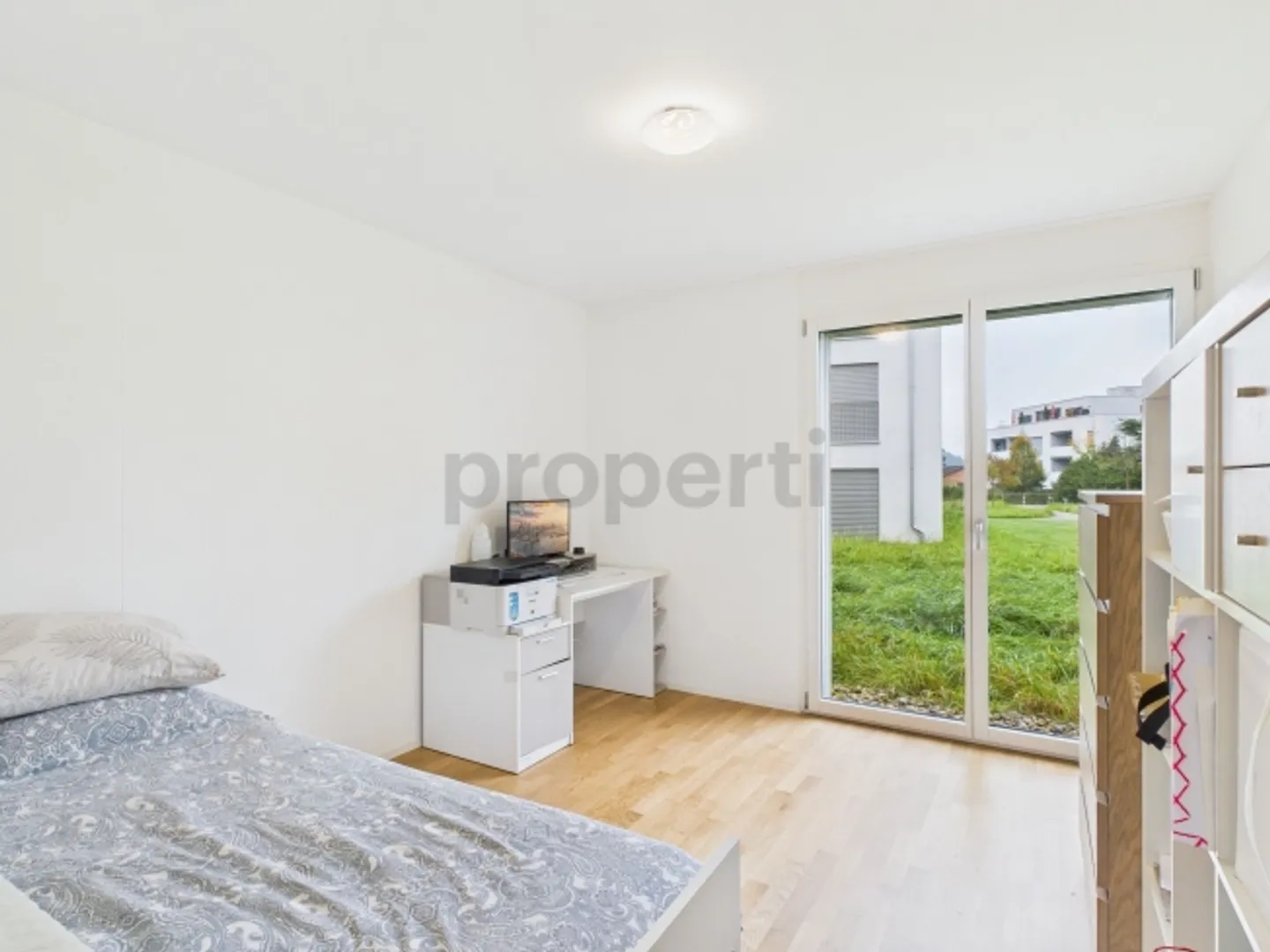 Appartement de jardin moderne et familial de 4,5 pièces incluant deux grands ateliers - Photo 6 sur 12
