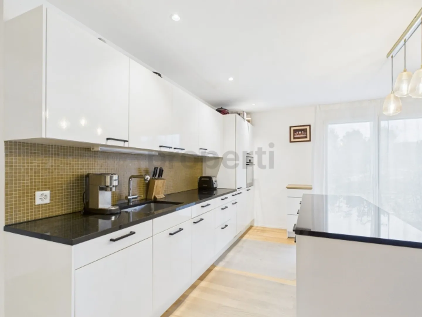 Appartement de jardin moderne et familial de 4,5 pièces incluant deux grands ateliers - Photo 4 sur 12