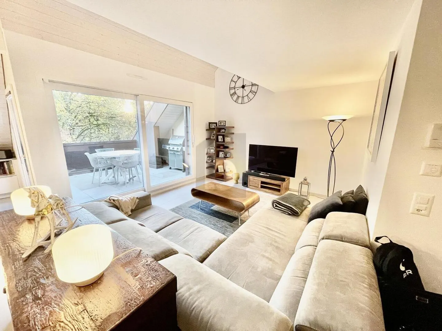 Charmantes Duplex mit Flussblick - Foto 1 von 6