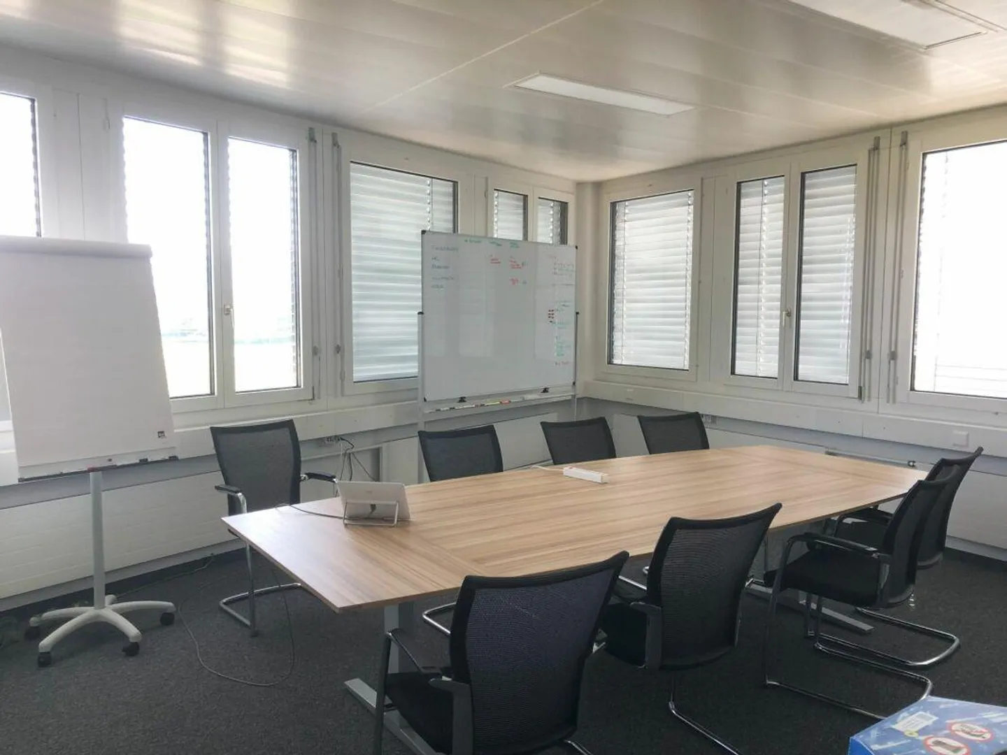Ufficio ben sviluppato di 118 m2 in una posizione interessante a Steinhausen - Foto 6 di 9