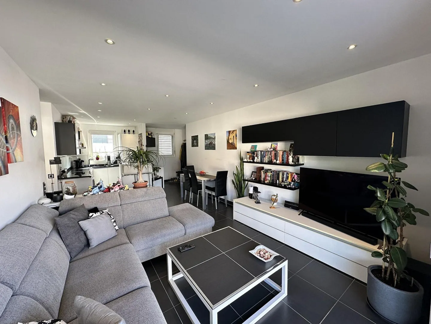 CURATED AND MODERN 3.5 IN A VILLA LUGANESE WITH LARGE TERRACE - Photo 2 of 13