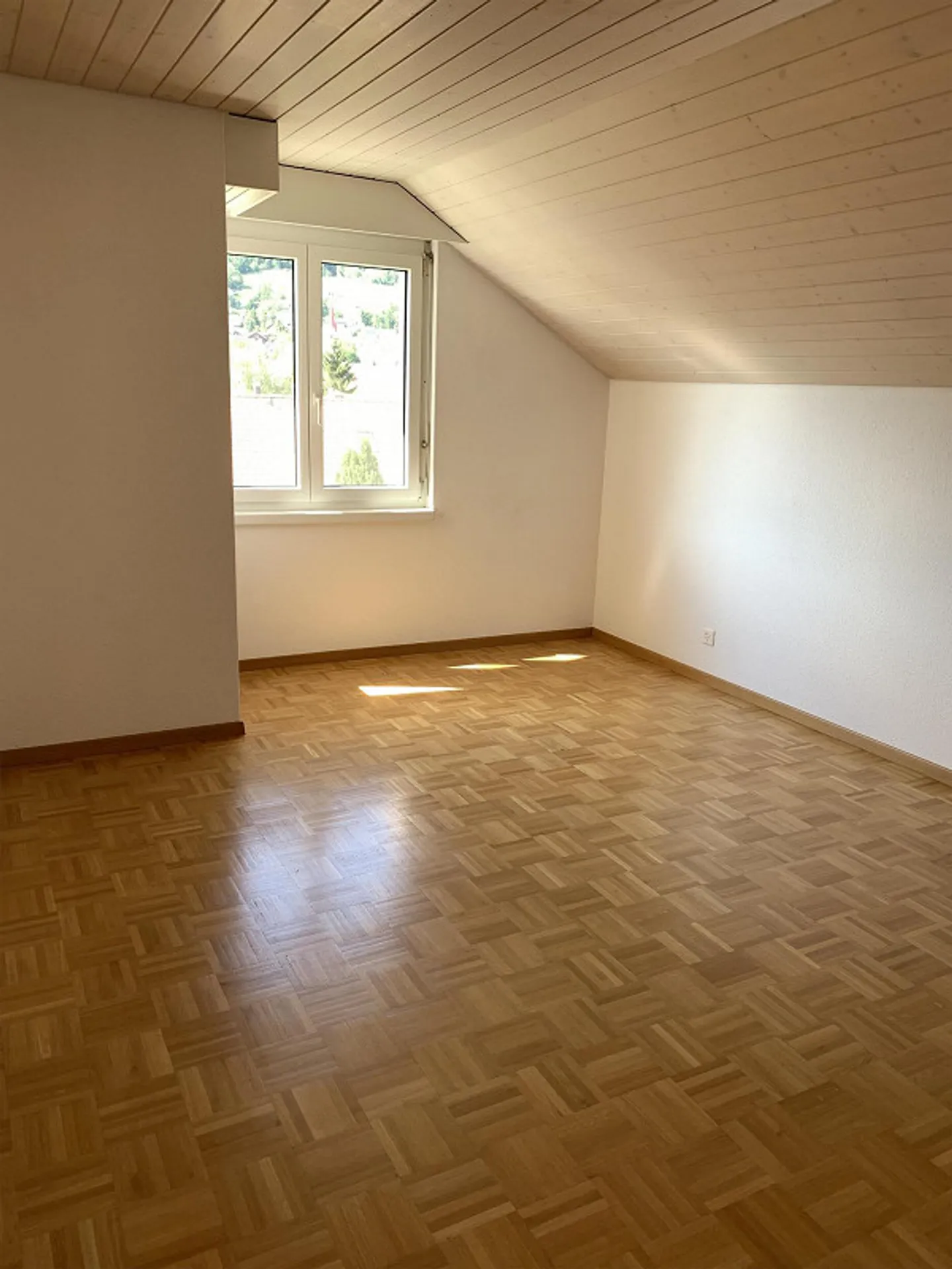 Magnifique appartement sous les combles de 3,5 pièces à Rebstein - Photo 7 sur 12