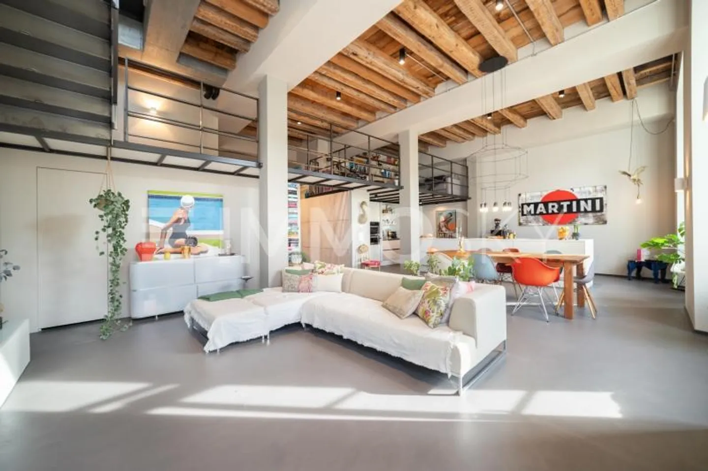 Loft architettonico unico con stile particolare - Foto 4 di 5