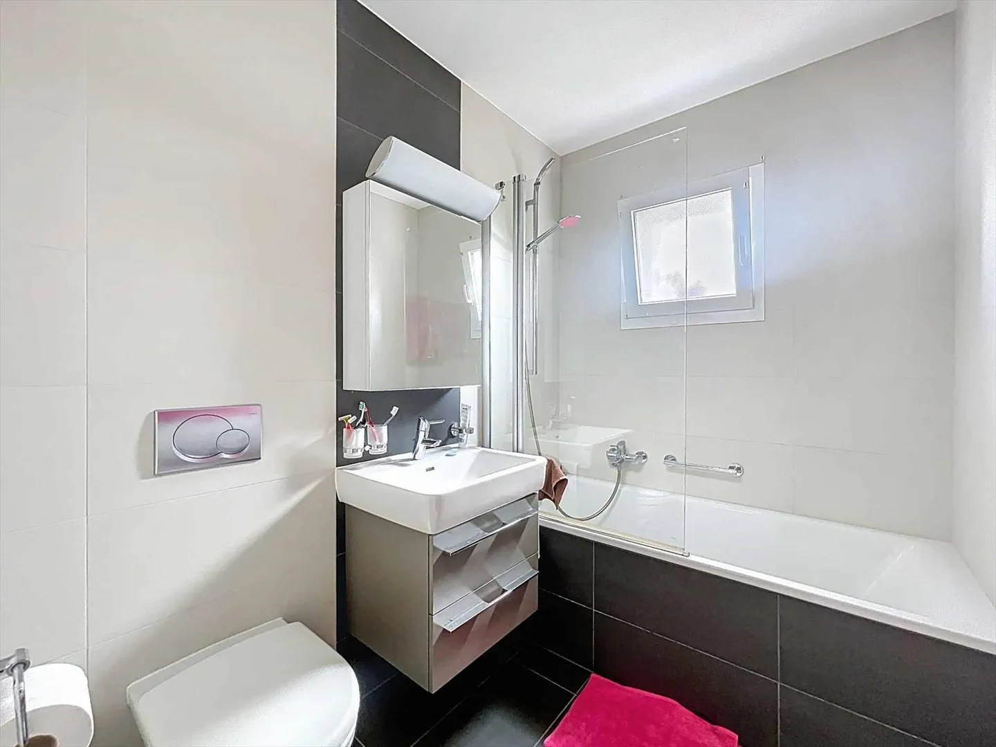 Bright Ground Floor Apartment in the Heart of Pully-Nord - Photo 5 of 10