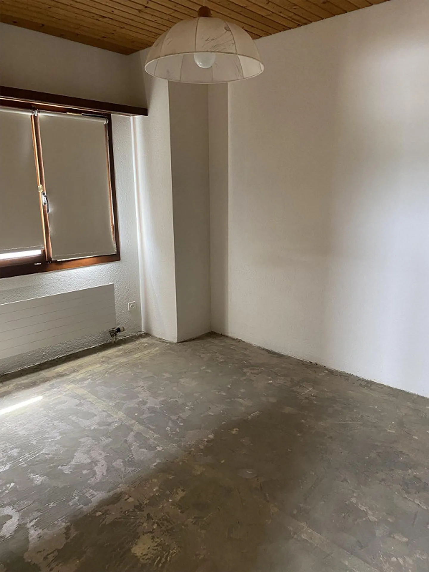 Appartement ancien de 2,5 pièces sans balcon - Photo 3 sur 4