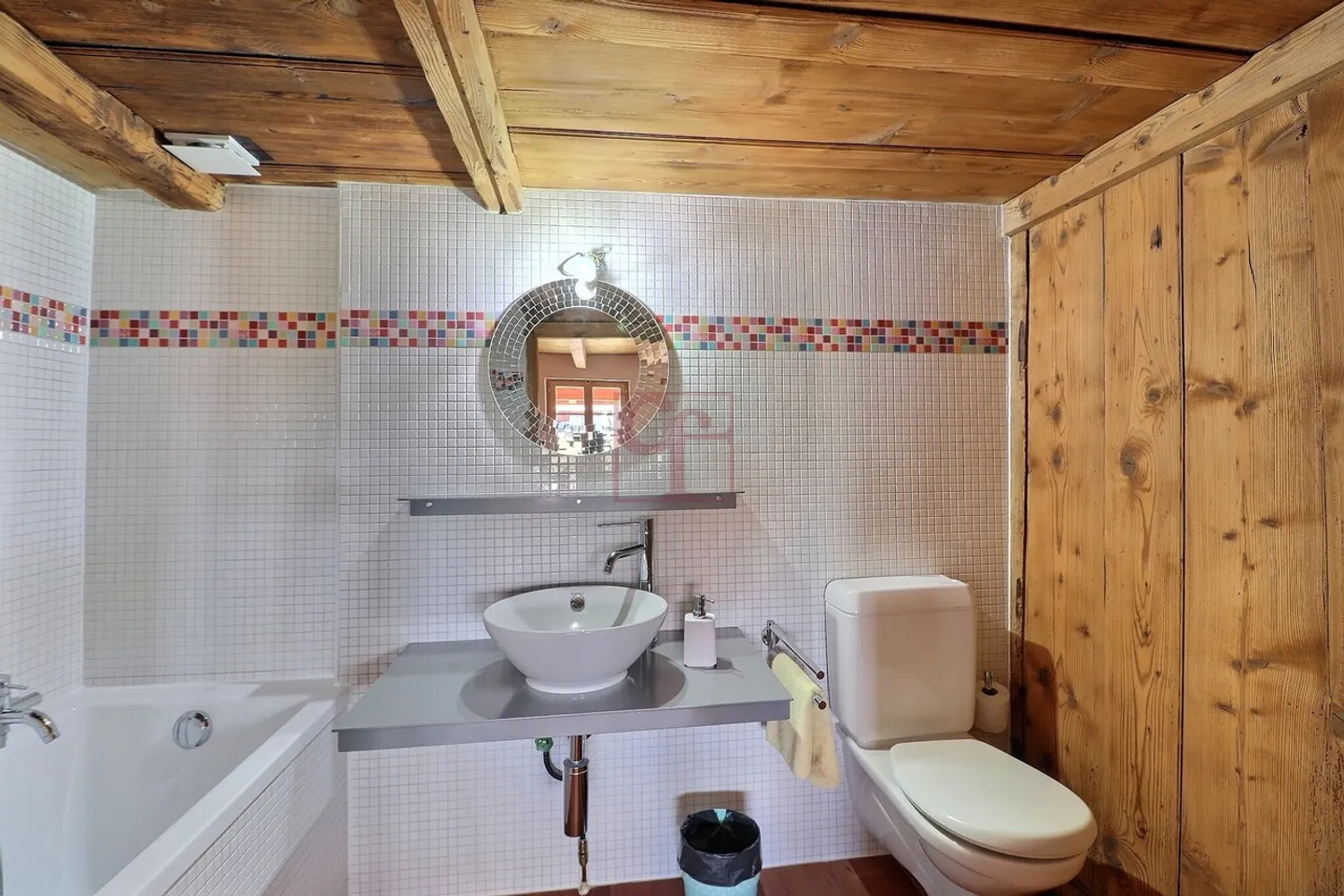 Magnificent renovated farmhouse 20 minutes from the Riviera and 15 minutes from Bulle - Photo 8 of 25