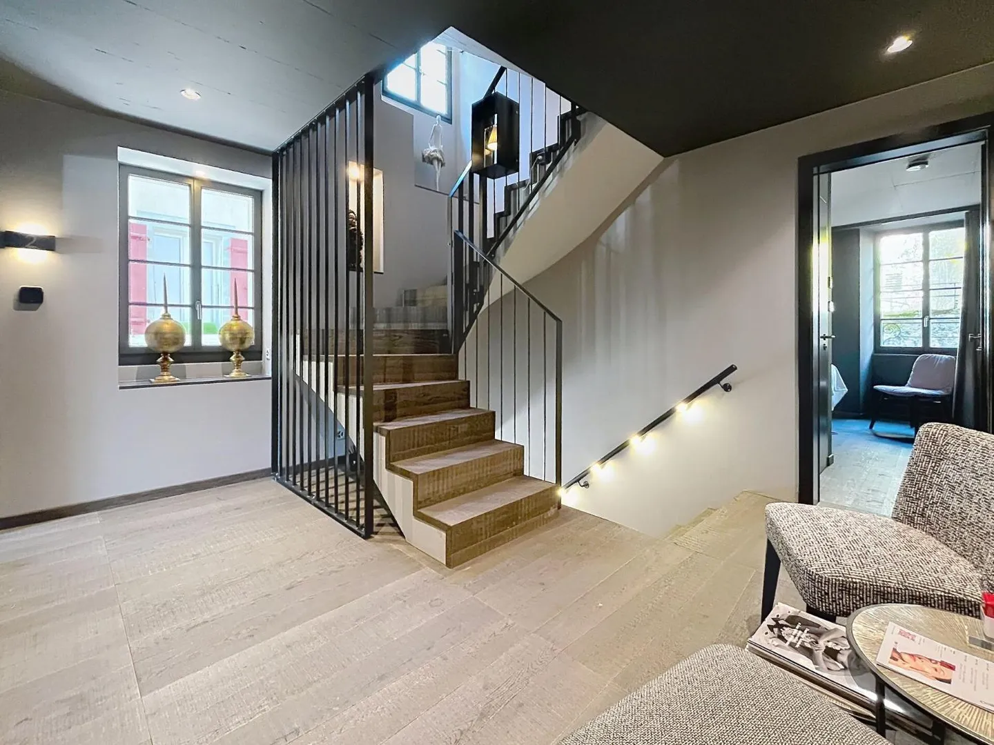 Residential building 8 rooms - Photo 6 of 13