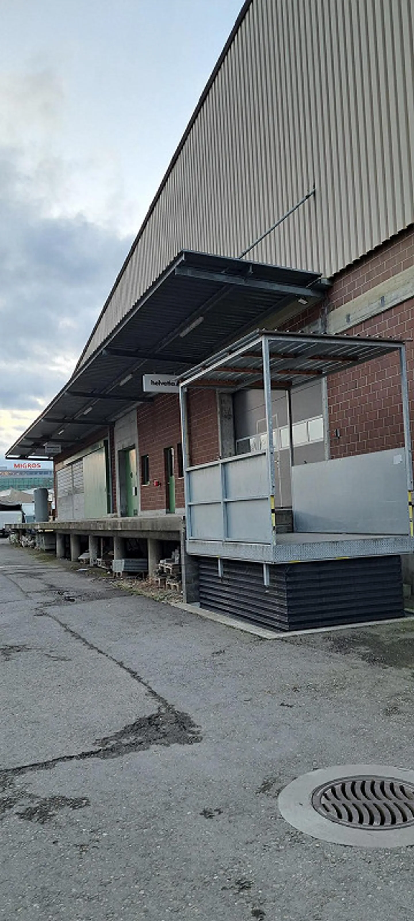 Lagerhalle an attraktiver Lage - Foto 4 von 4