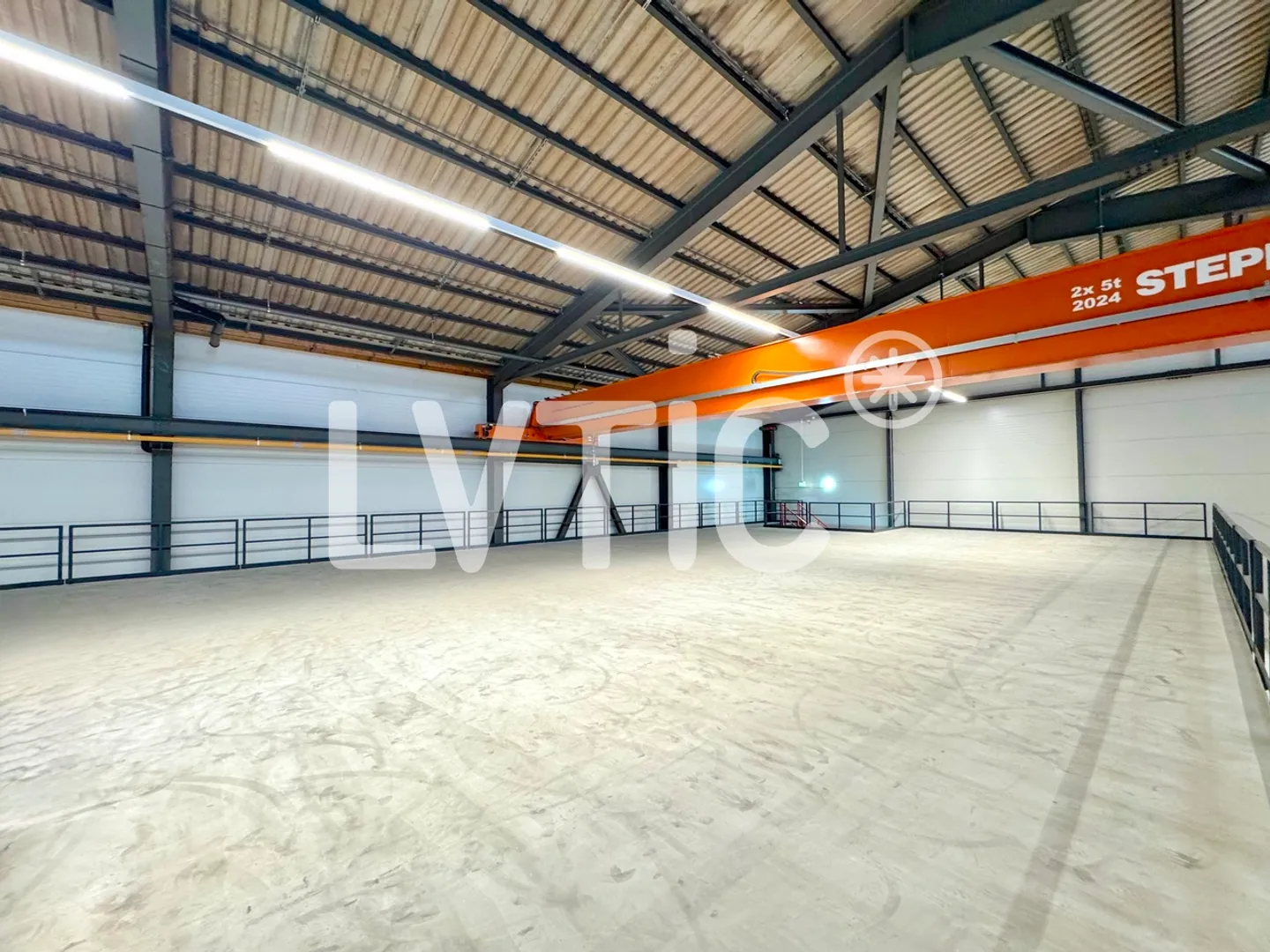 500 m2 warehouse for rent in Orbe - Photo 3 of 8