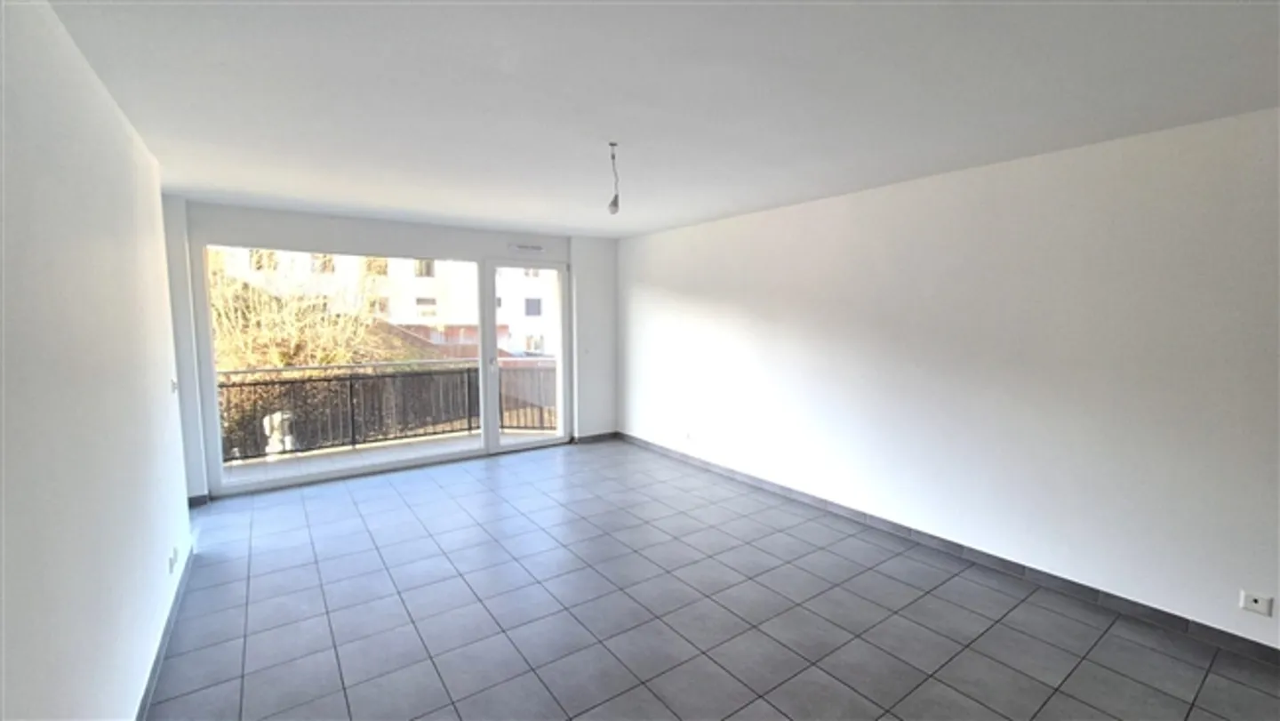 Charmante appartement de 2,5 pièces au premier étage avec ascenseur à Saint Cergue - Photo 4 sur 6