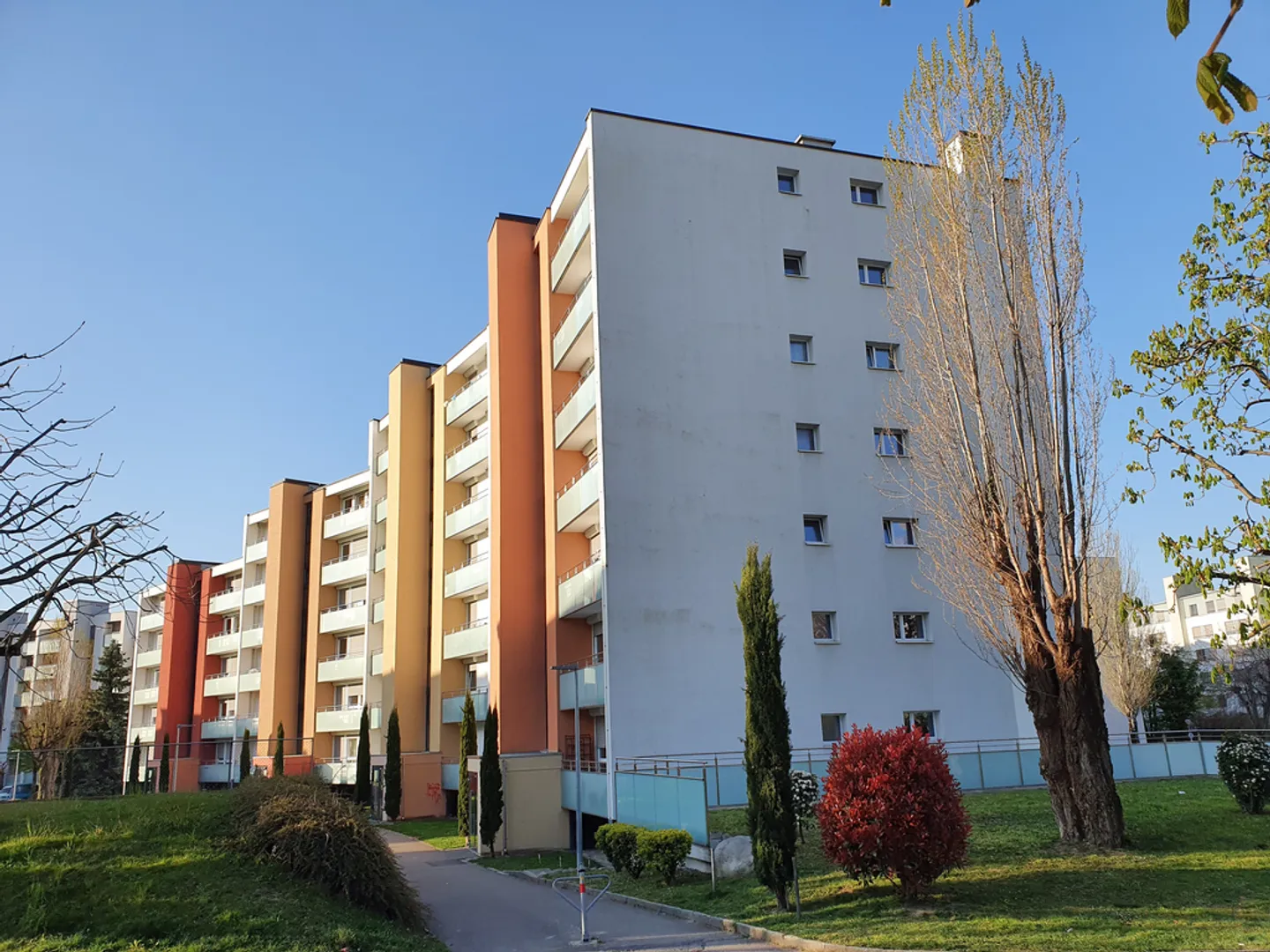 Posto auto aperto - Foto 1 di 1