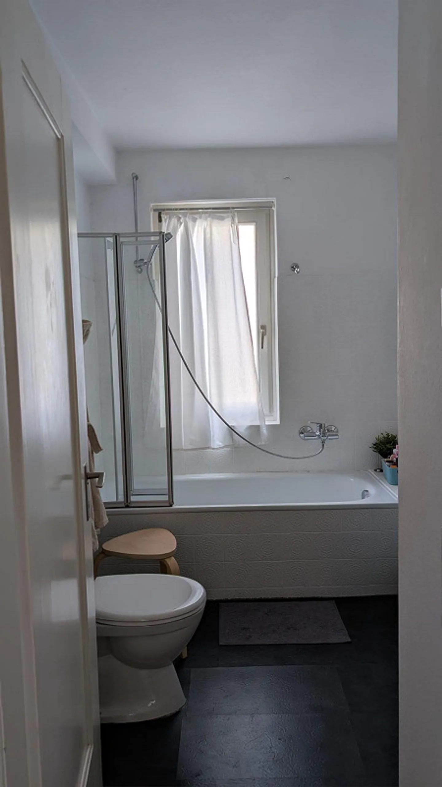 Geräumige 4-Zimmer-Wohnung in Zürich - Foto 12 von 13