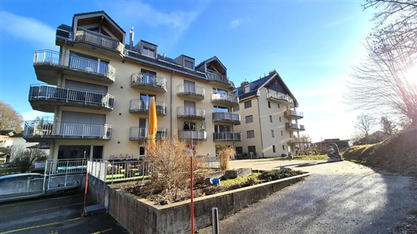 Charmante appartement de 2,5 pièces au premier étage avec ascenseur à Saint Cergue - Photo 1 sur 6