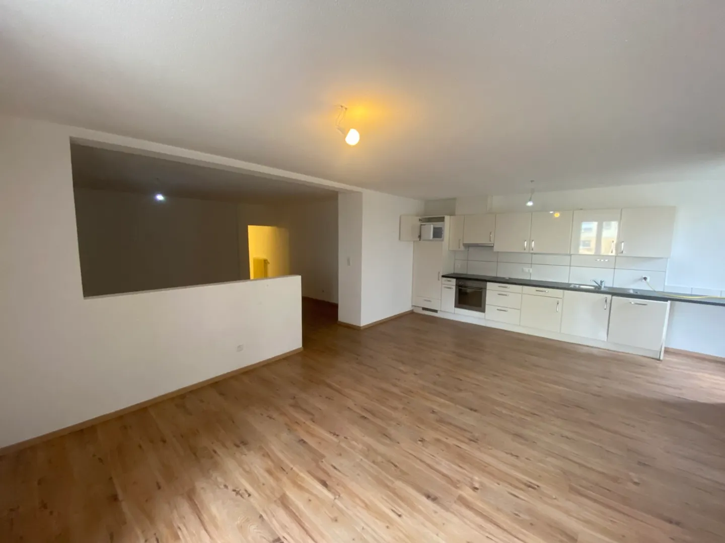 Immeuble mixte rénové - Photo 2 sur 12