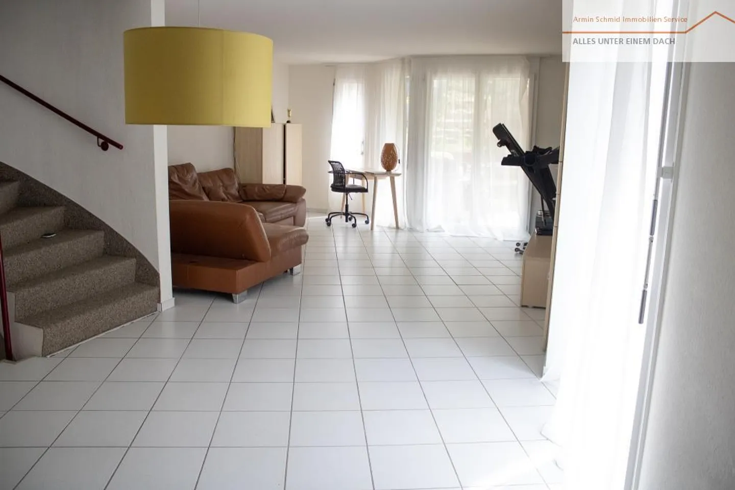Familienhaus in Oberwil - Foto 3 von 19