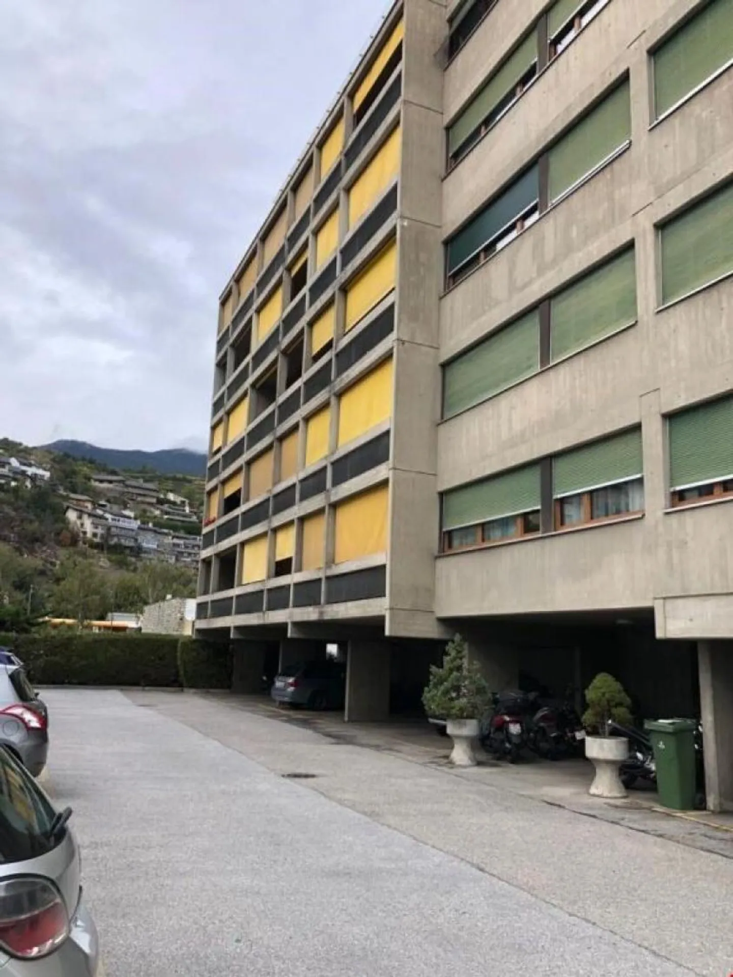 2.5 Room Apartment - Photo 2 of 5