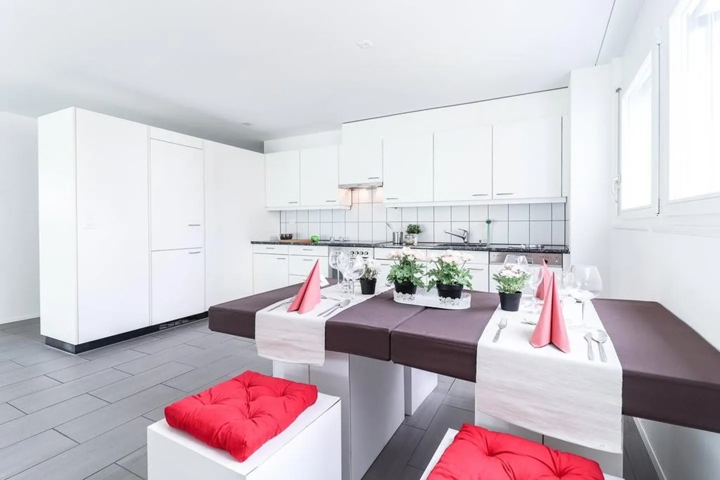 Family-Friendly Apartment in Zofingen - Photo 3 of 12