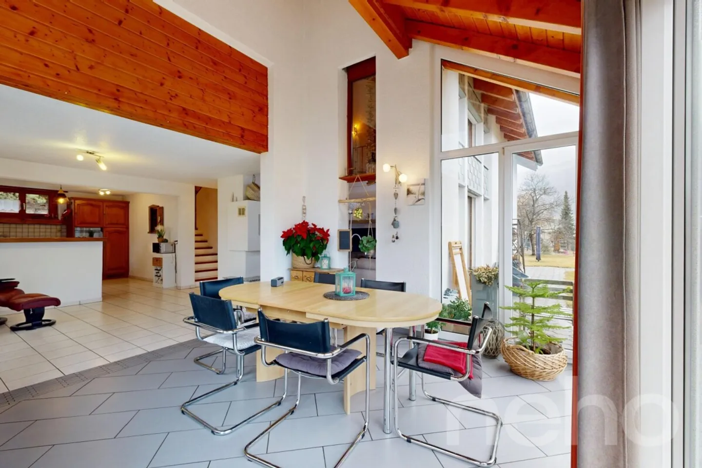 Villa luminosa con vista montagna - Foto 8 di 12