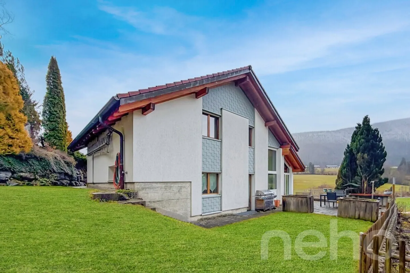 Villa luminosa con vista montagna - Foto 1 di 12