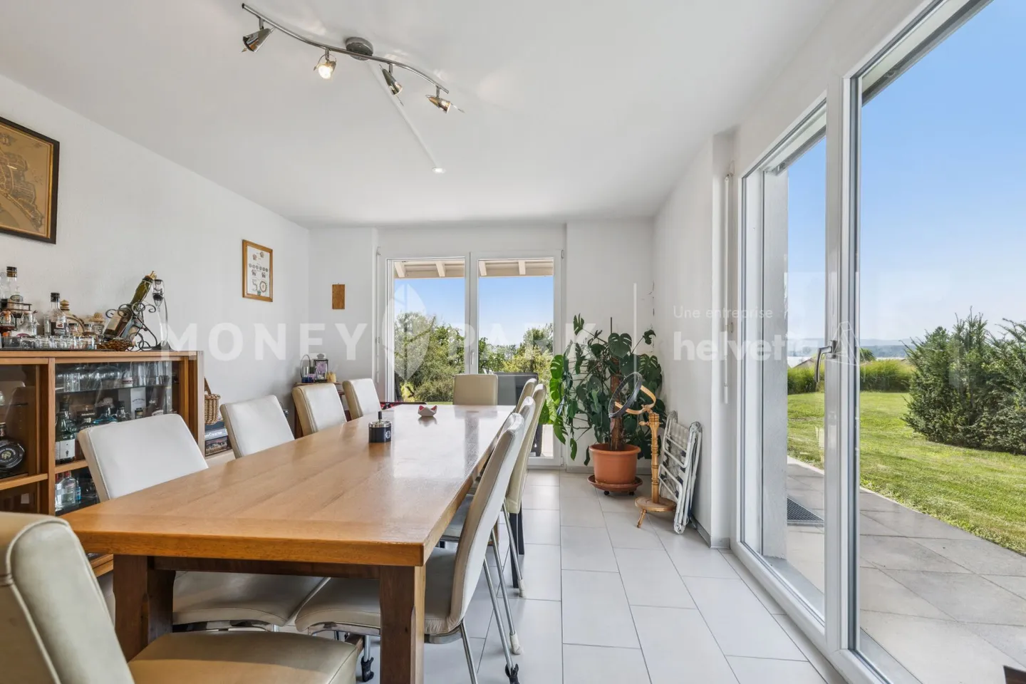 Magnifica proprietà con vista lago - Foto 4 di 13