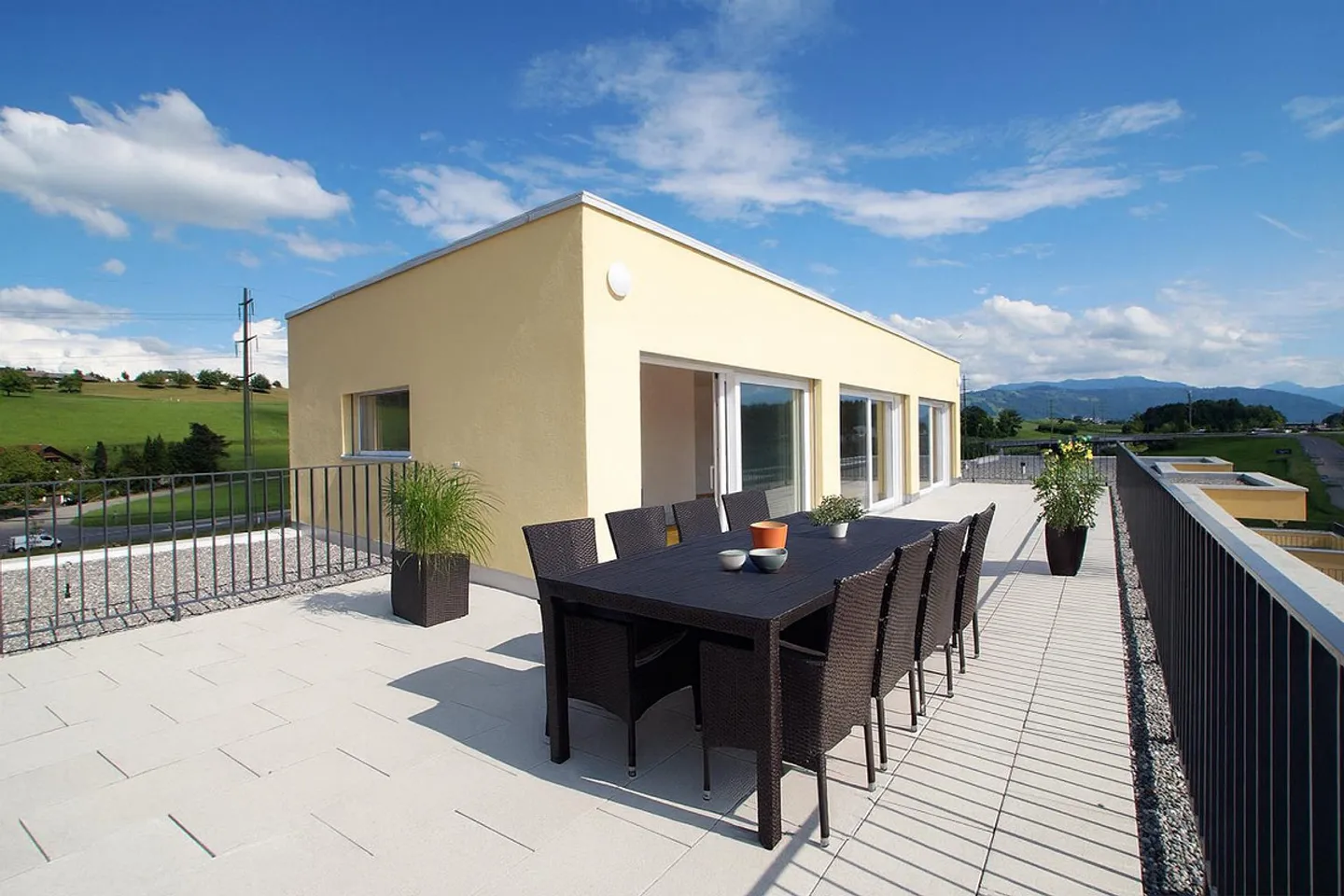 Modernes Atelier mit Terrasse - Foto 3 von 10