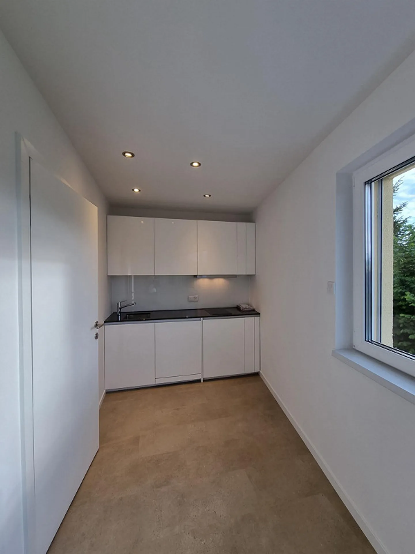 Modernes Atelier mit Terrasse - Foto 4 von 10