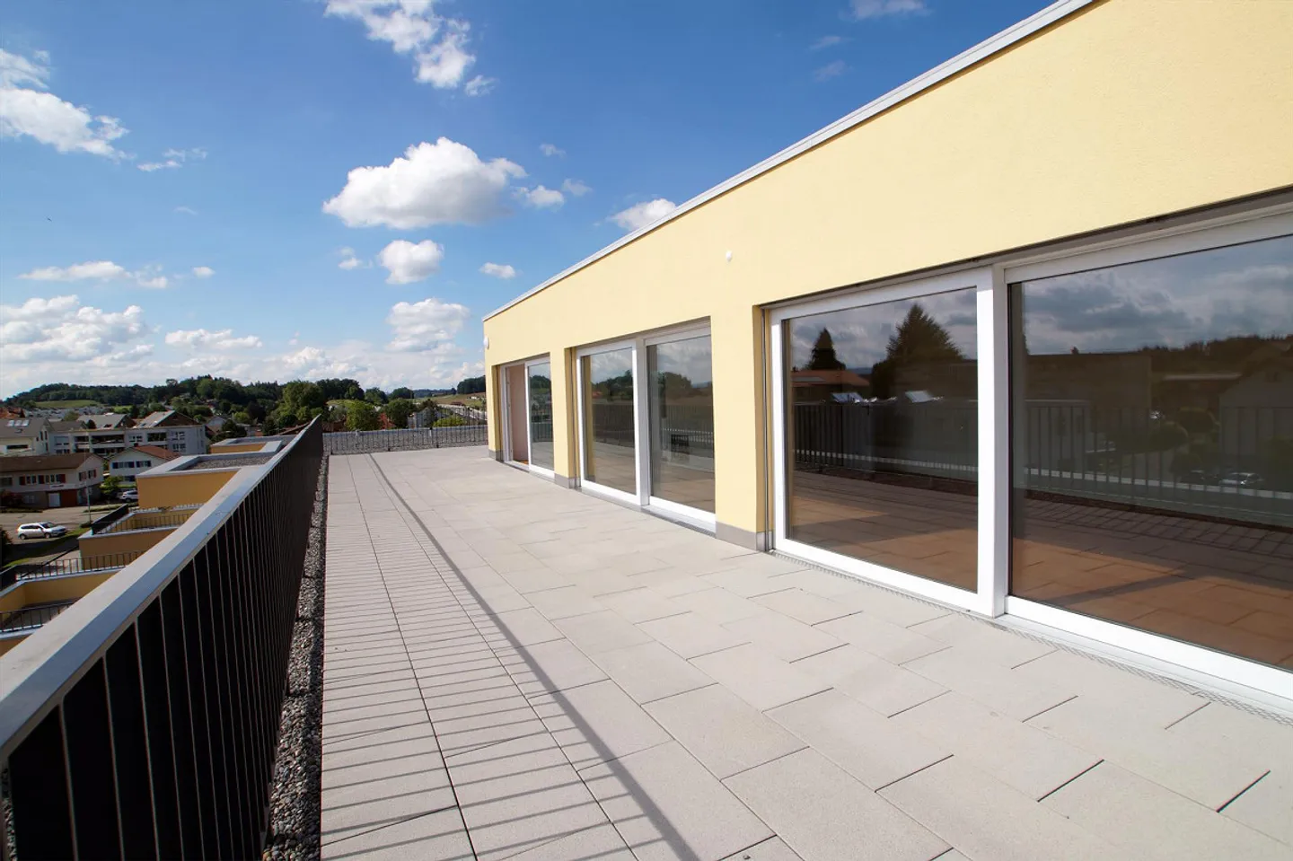 Modernes Atelier mit Terrasse - Foto 2 von 10