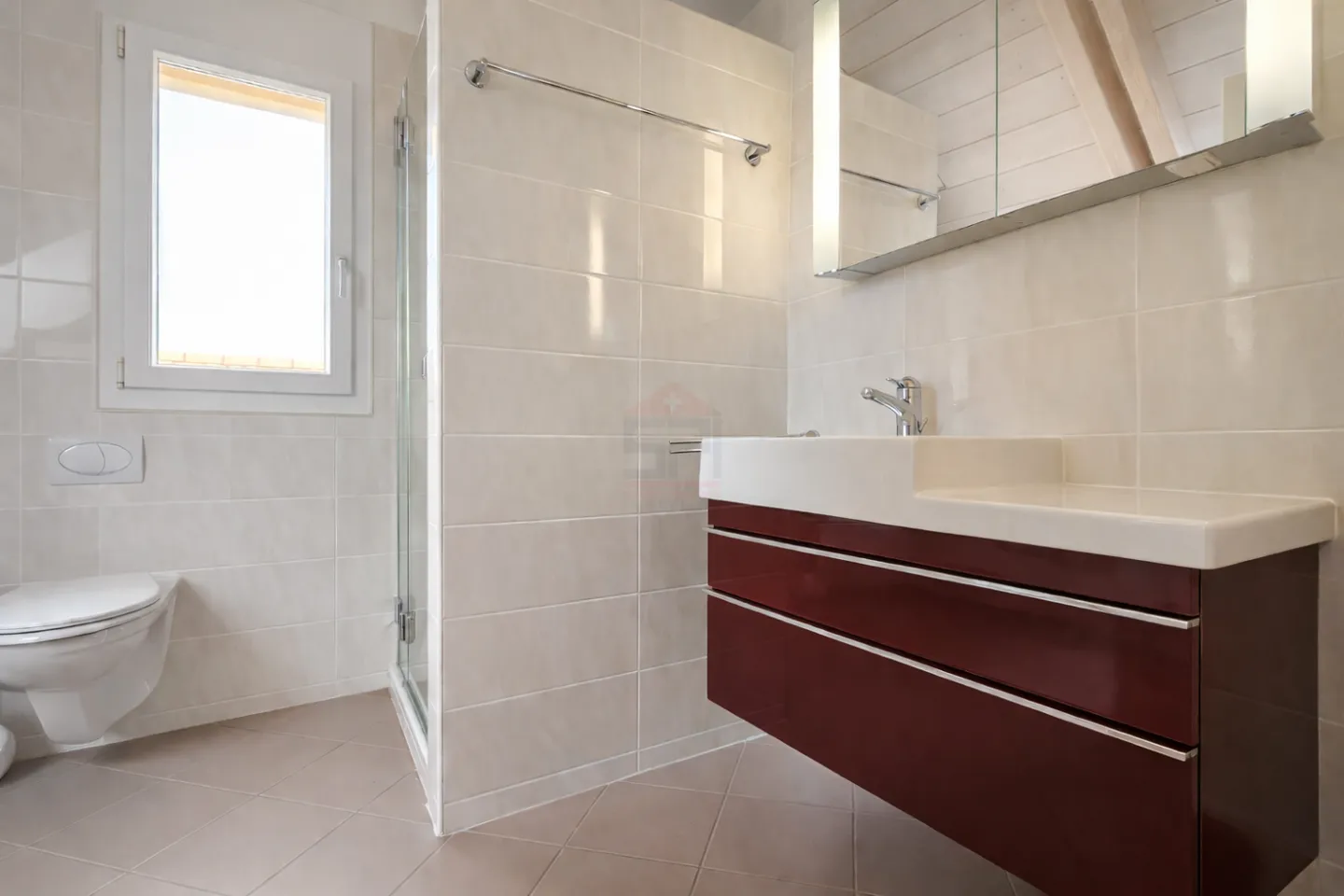 Magnifique maison individuelle avec intérieur lumineux, jardin bordé d'arbres, jacuzzi et double garage - Photo 9 sur 10