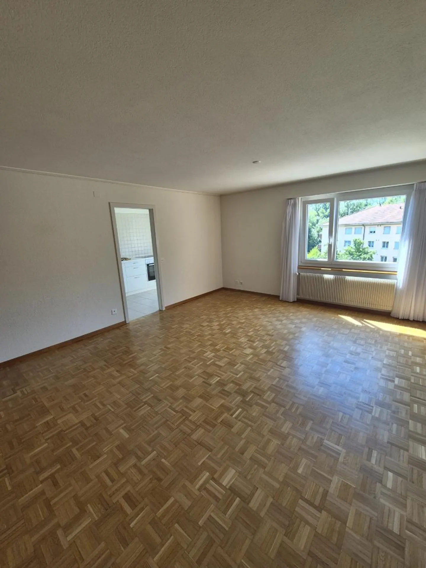 Top floor 2.5 rooms - Photo 3 of 10