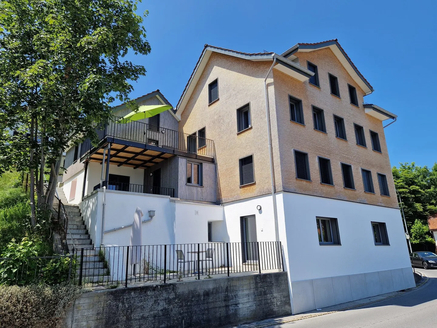 Maison multifamiliale entièrement rénovée et extension avec 6 appartements à Walzenhausen - Photo 2 sur 19