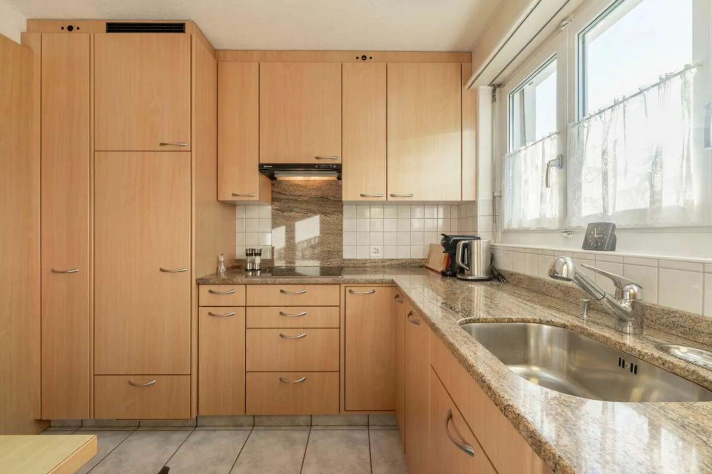 Gepflegtes 5-Zimmer-Doppeleinfamilienhaus mit Wintergarten und ausgebautem Estrich - Foto 3 von 24