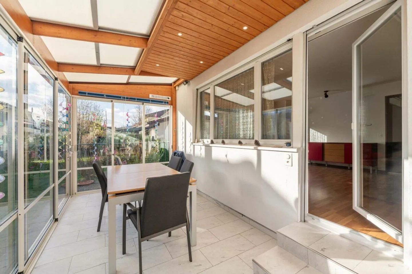 Gepflegtes 5-Zimmer-Doppeleinfamilienhaus mit Wintergarten und ausgebautem Estrich - Foto 2 von 24