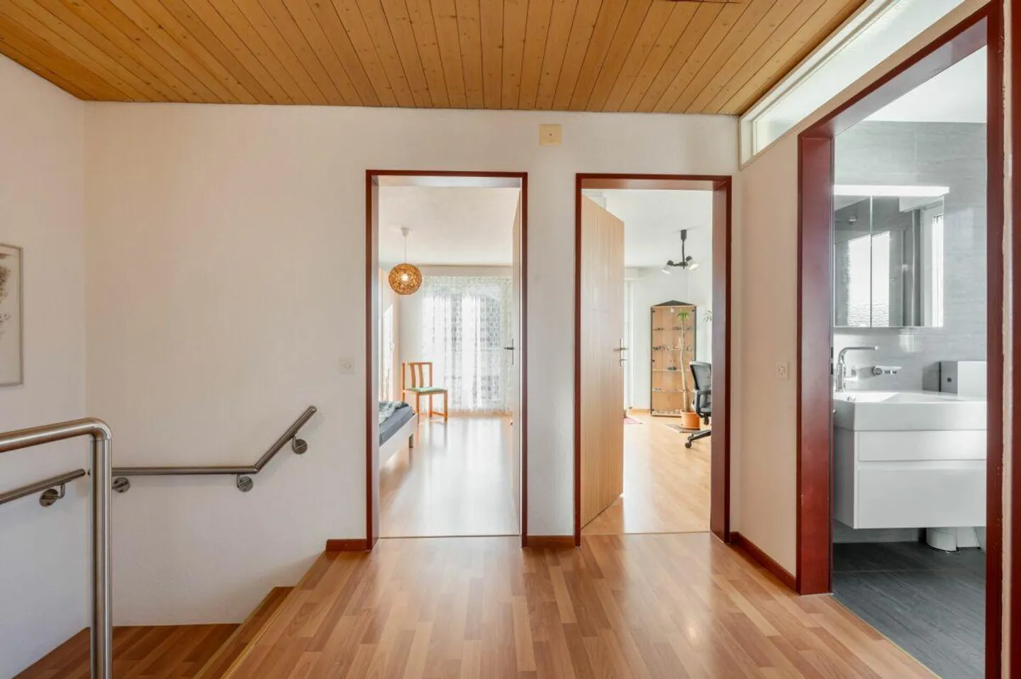 Gepflegtes 5-Zimmer-Doppeleinfamilienhaus mit Wintergarten und ausgebautem Estrich - Foto 9 von 24