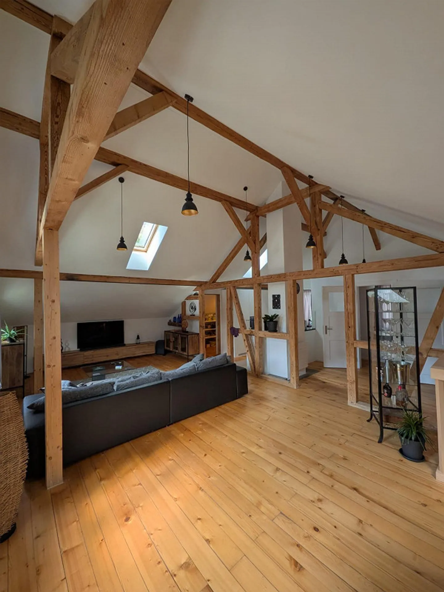 (Recherche de locataire !) Charmant appartement en duplex de 5,5 pièces dans un bâtiment historique à Grüsch - Photo 1 sur 4