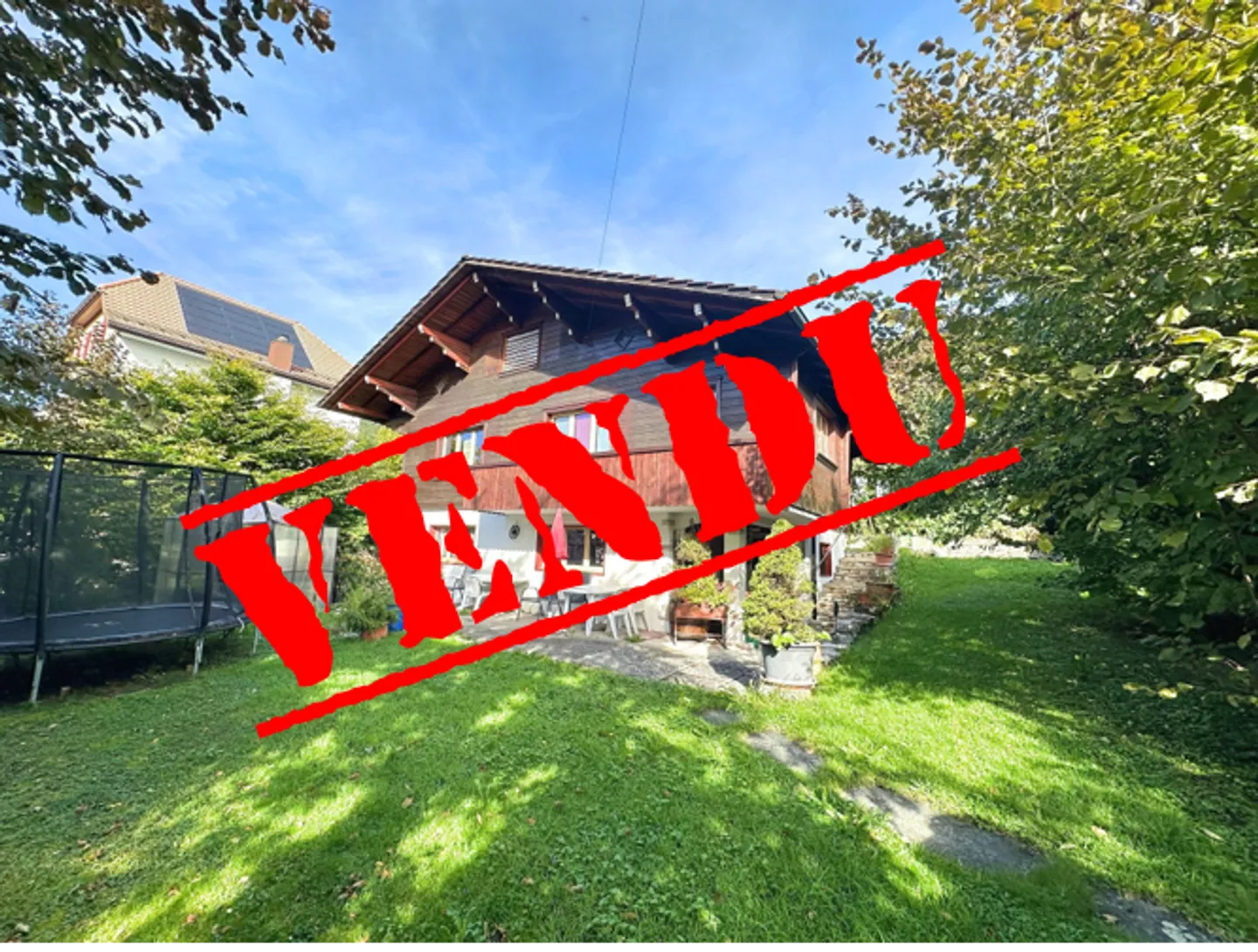 Venduto - Chalet indipendente con 5 camere, giardino di 604 m2, terrazza e pannelli fotovoltaici - Foto 1 di 1