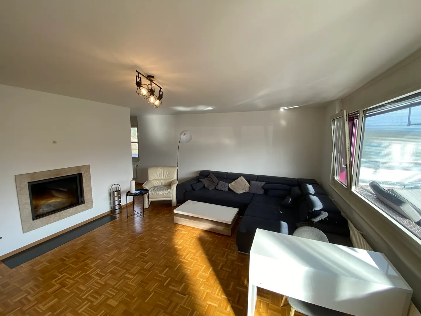Penthouse Éblouissant avec Terrasse - Photo 8 sur 34