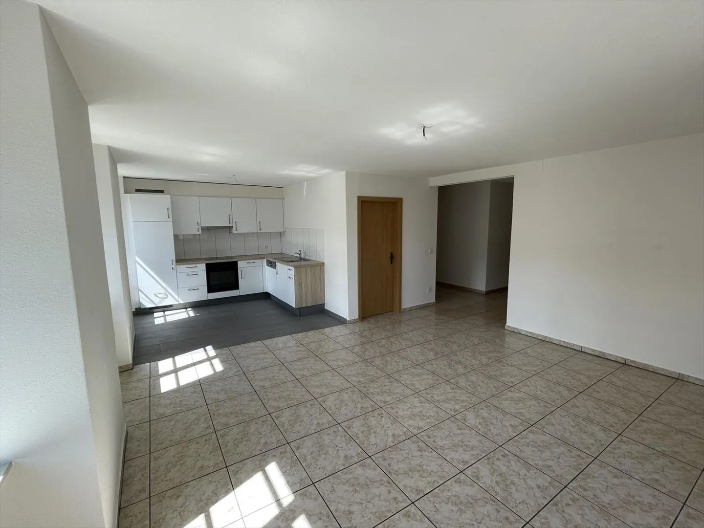 Belle appartement de 3,5 pièces au 2ème étage avec ascenseur à St-Imier - Photo 3 sur 6