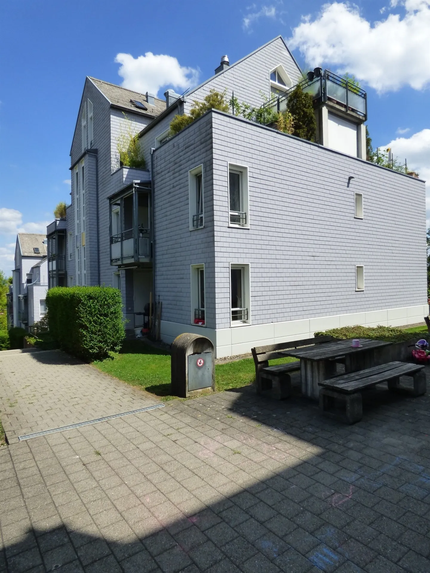 Appartement Charmant avec Vue Alpestre - Photo 2 sur 7