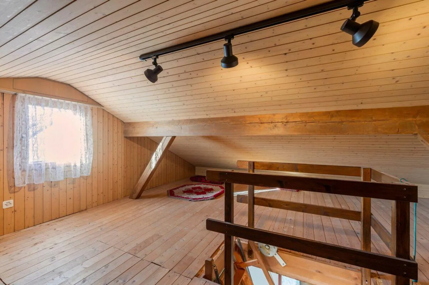 Gepflegtes 5-Zimmer-Doppeleinfamilienhaus mit Wintergarten und ausgebautem Estrich - Foto 17 von 24