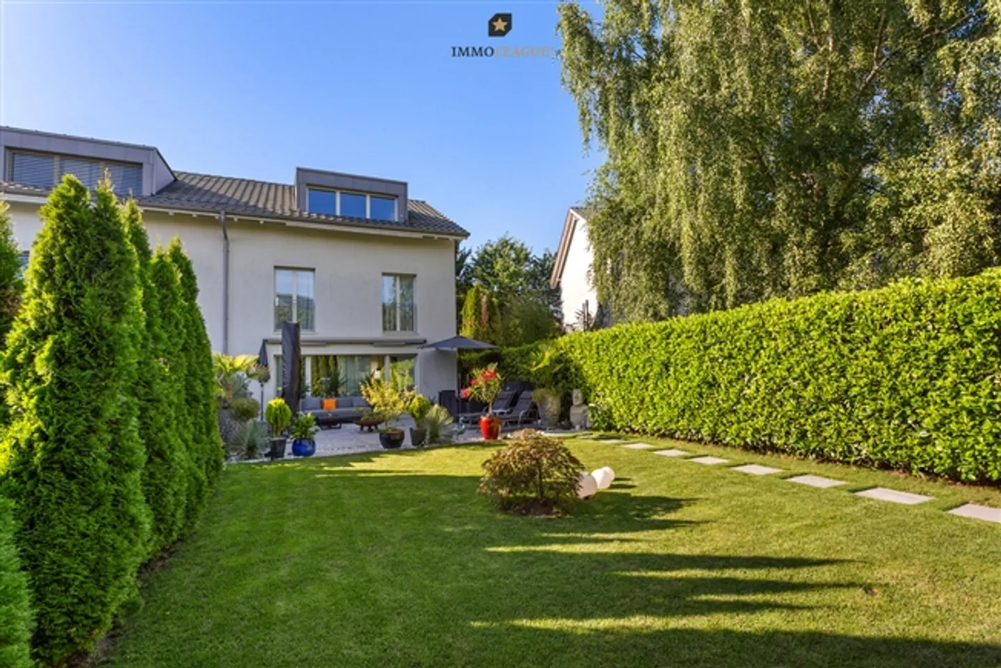 Well-maintained end row house with terrace and garden in top location. - Photo 5 of 10