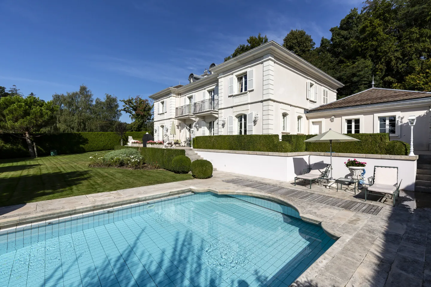 Exceptional property with swimming pool in an idyllic setting - Photo 1 of 12