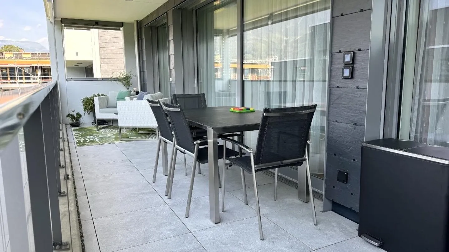 Modern exclusive 3.5-room apartment with large balcony - Photo 12 of 13