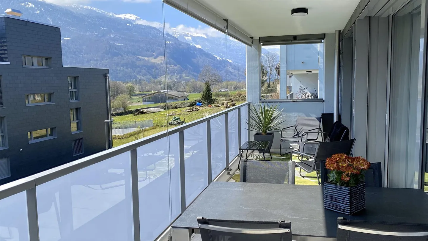 Modern exclusive 3.5-room apartment with large balcony - Photo 11 of 13