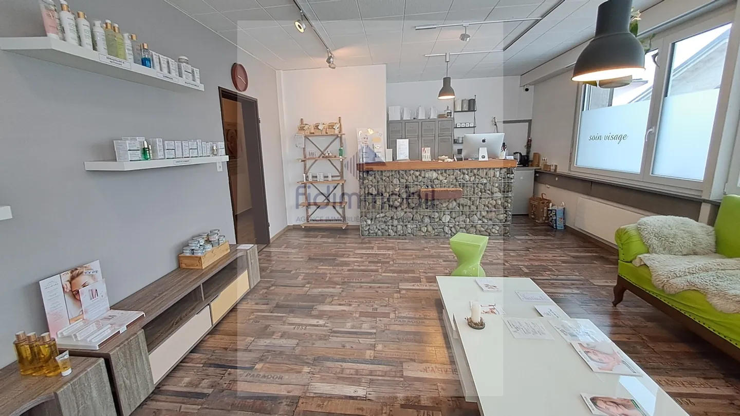 Gewerbefläche in St-Imier - Foto 1 von 12