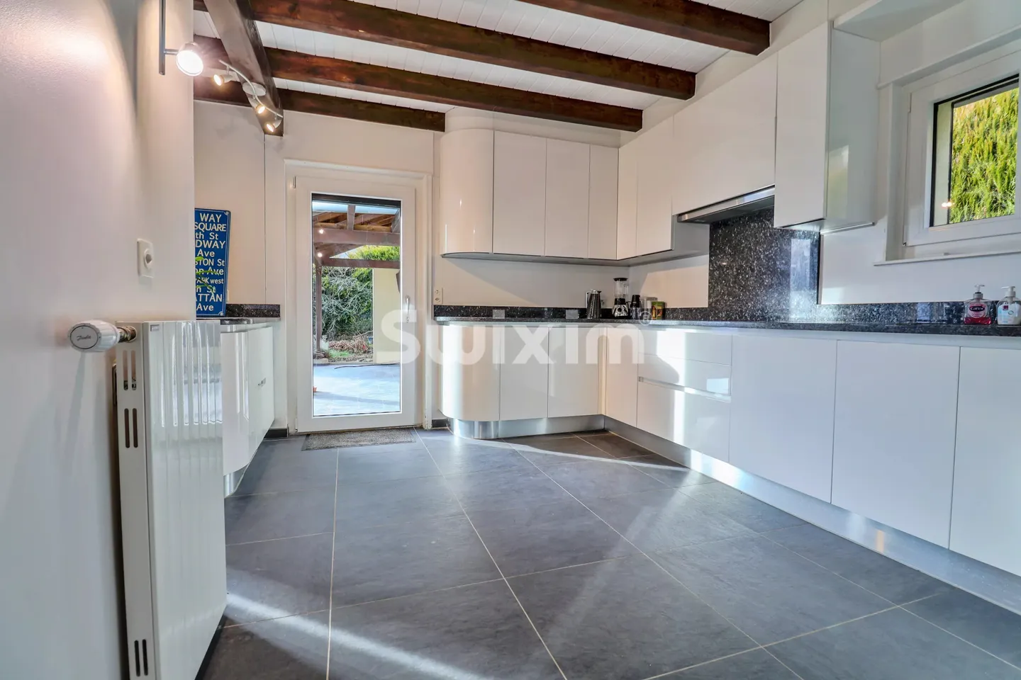 Villa Ristrutturata in Zona Tranquilla - Foto 2 di 7