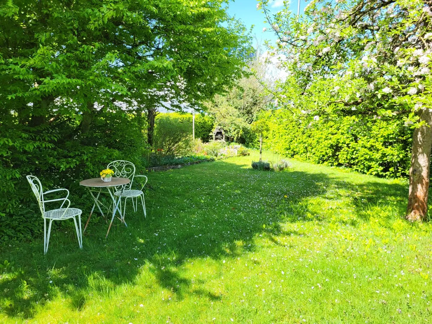 Una casa in cui sentirsi bene: casa affascinante con giardino idilliaco - Foto 7 di 13